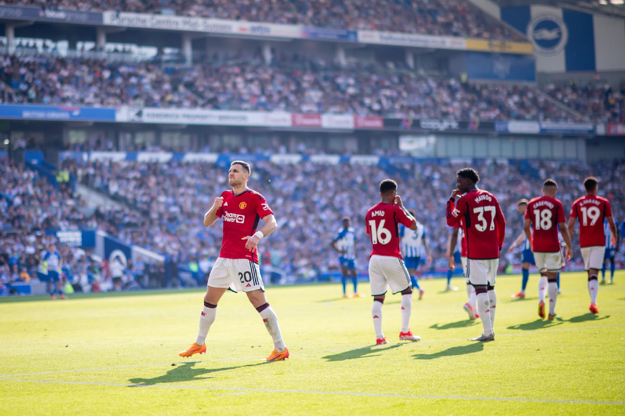 上表现和对 上表现和对