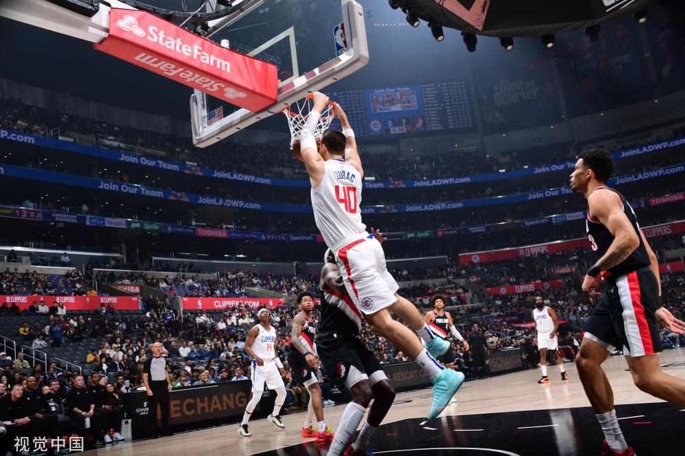 在社交媒体 在社交媒体