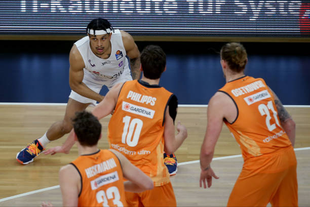 带伤上阵 带伤上阵